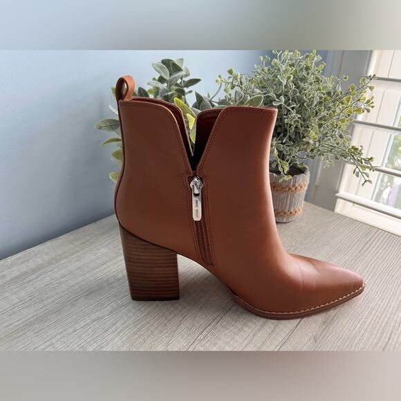 NINE WEST Women's Birds Block Heel Booties - Picture 5 of 10